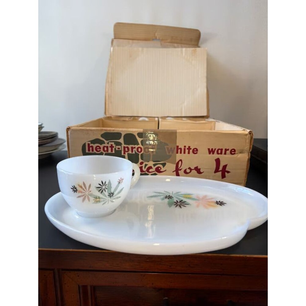 Federal Glass Patio Set Milk Glass Snack Plates Cups Service for 4 Original Box